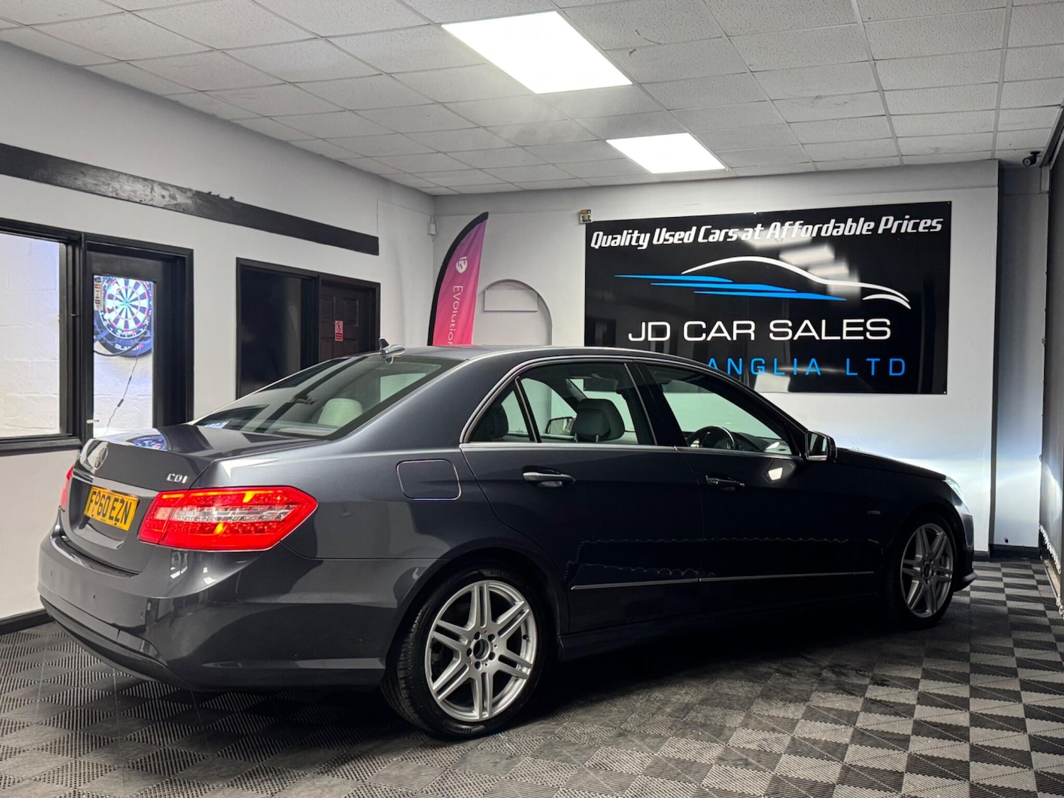 Used Mercedes-Benz E Class 2010 for sale - 76484872: Photo 12