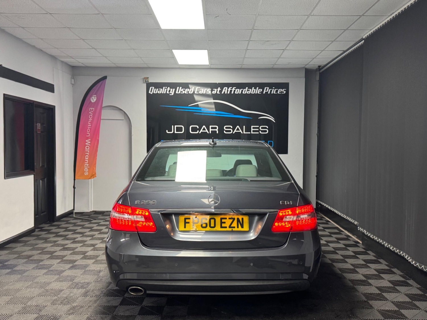 Used Mercedes-Benz E Class 2010 for sale - 76484872: Photo 15