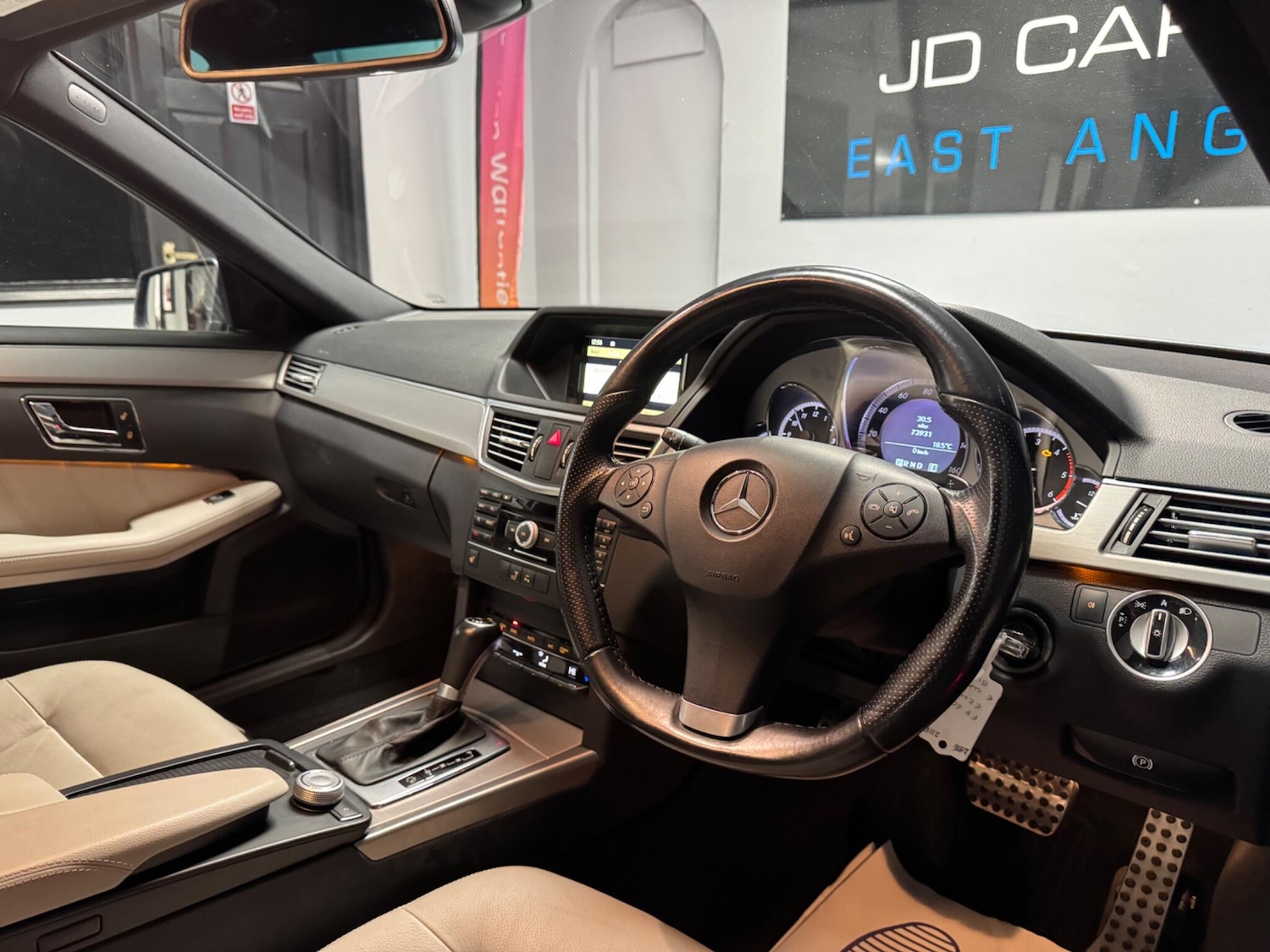 Used Mercedes-Benz E Class 2010 for sale - 76484872: Photo 18