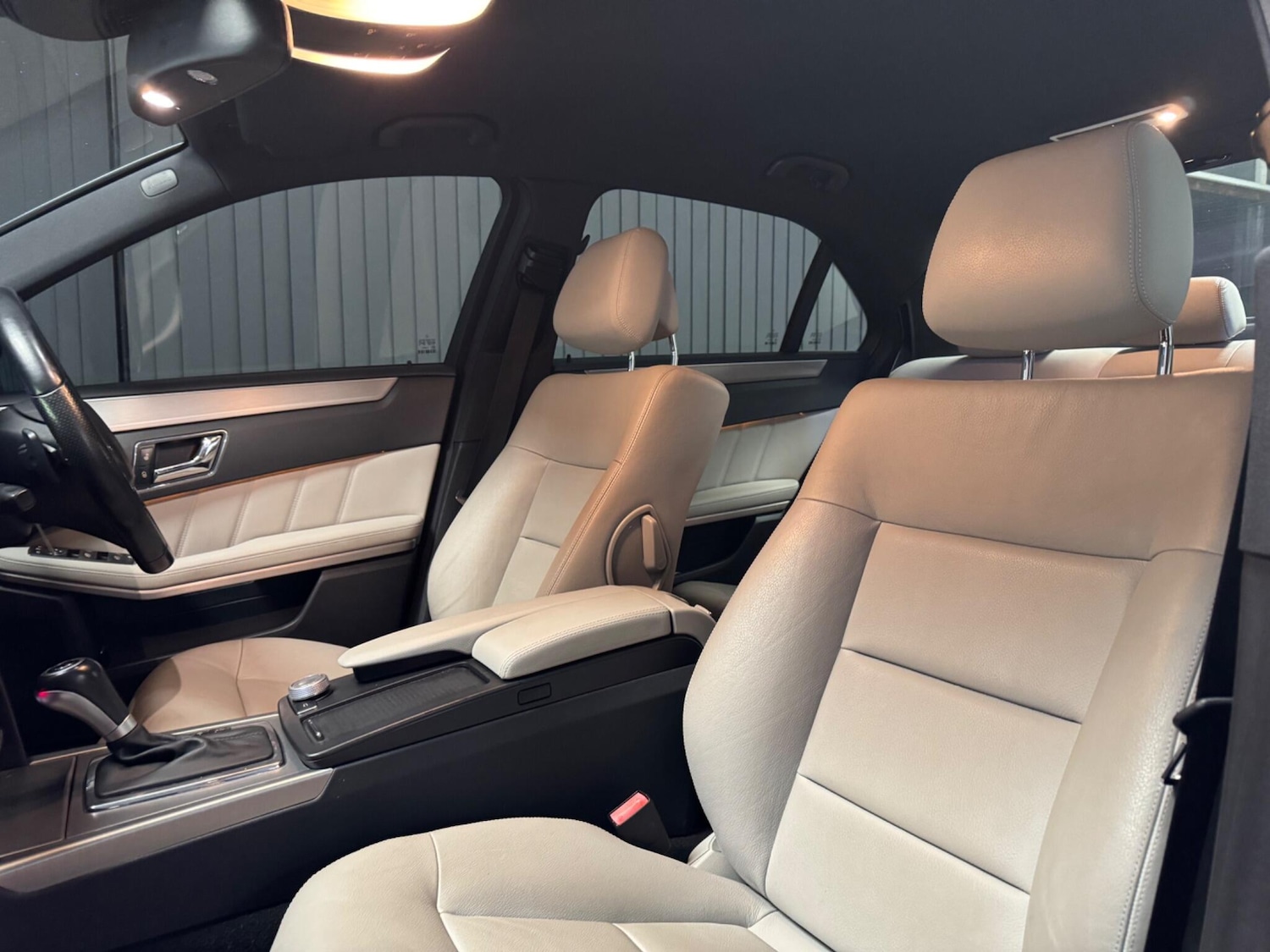 Used Mercedes-Benz E Class 2010 for sale - 76484872: Photo 27