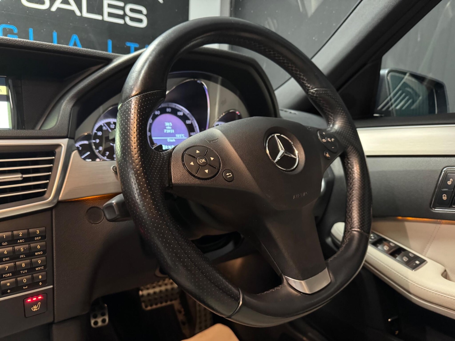 Used Mercedes-Benz E Class 2010 for sale - 76484872: Photo 29