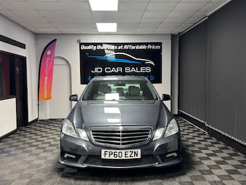 Used Mercedes-Benz E Class 2010 for sale - 76484872: Photo