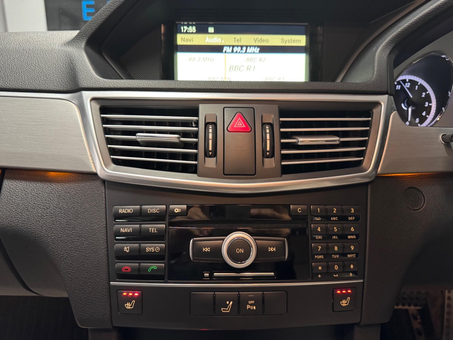 Used Mercedes-Benz E Class 2010 for sale - 76484872: Photo 30