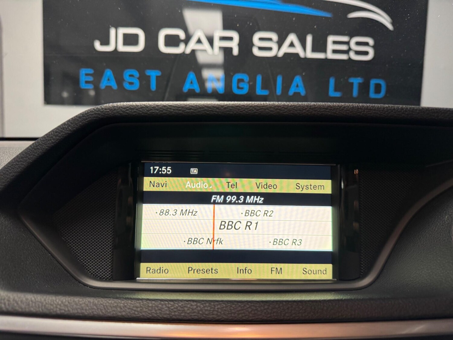 Used Mercedes-Benz E Class 2010 for sale - 76484872: Photo 31