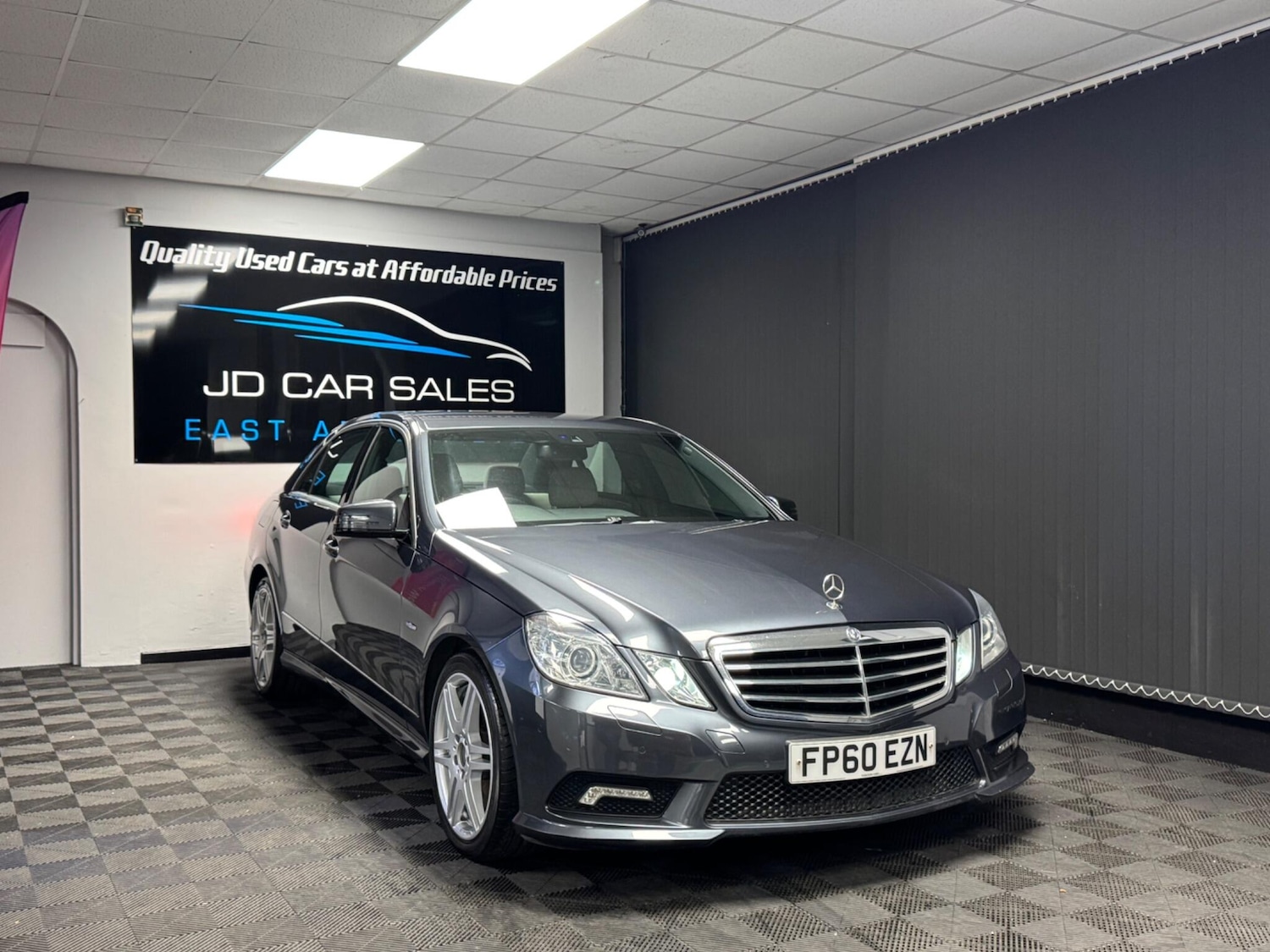 Used Mercedes-Benz E Class 2010 for sale - 76484872: Photo 5