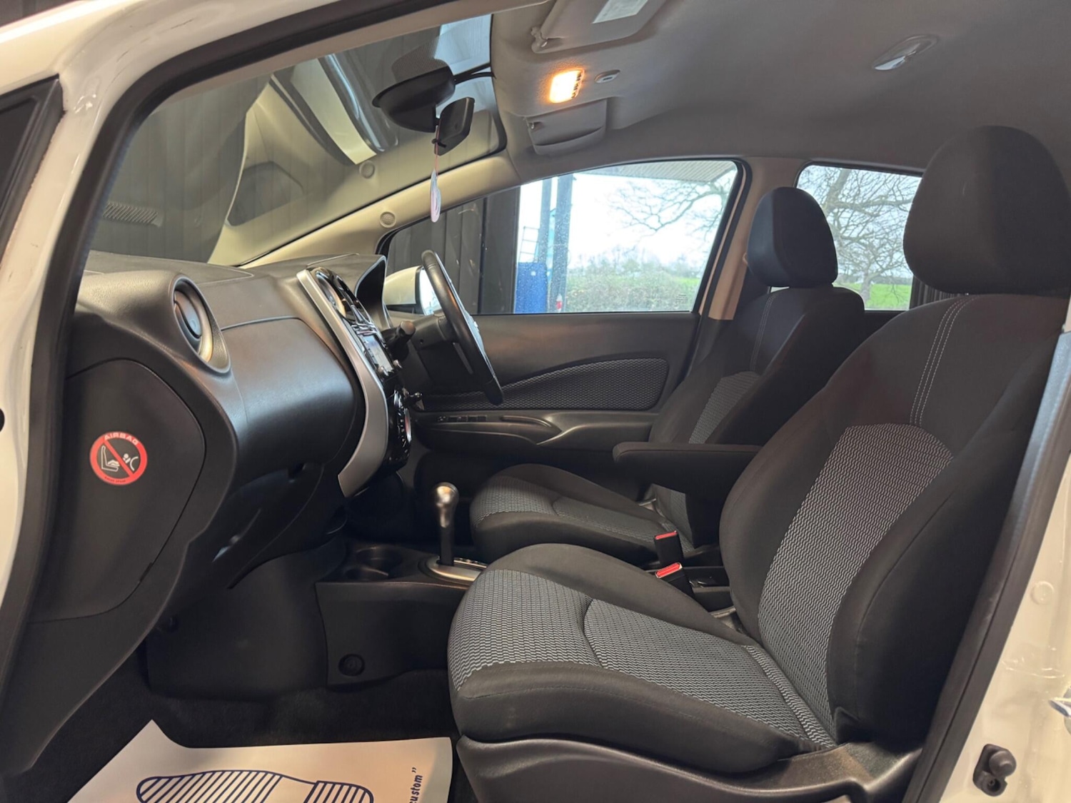 Used Nissan Note 2015 for sale - 77060377: Photo 27