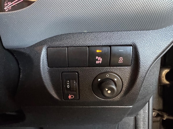 Used Citroen Berlingo 2015 for sale - 76189960: Photo 27