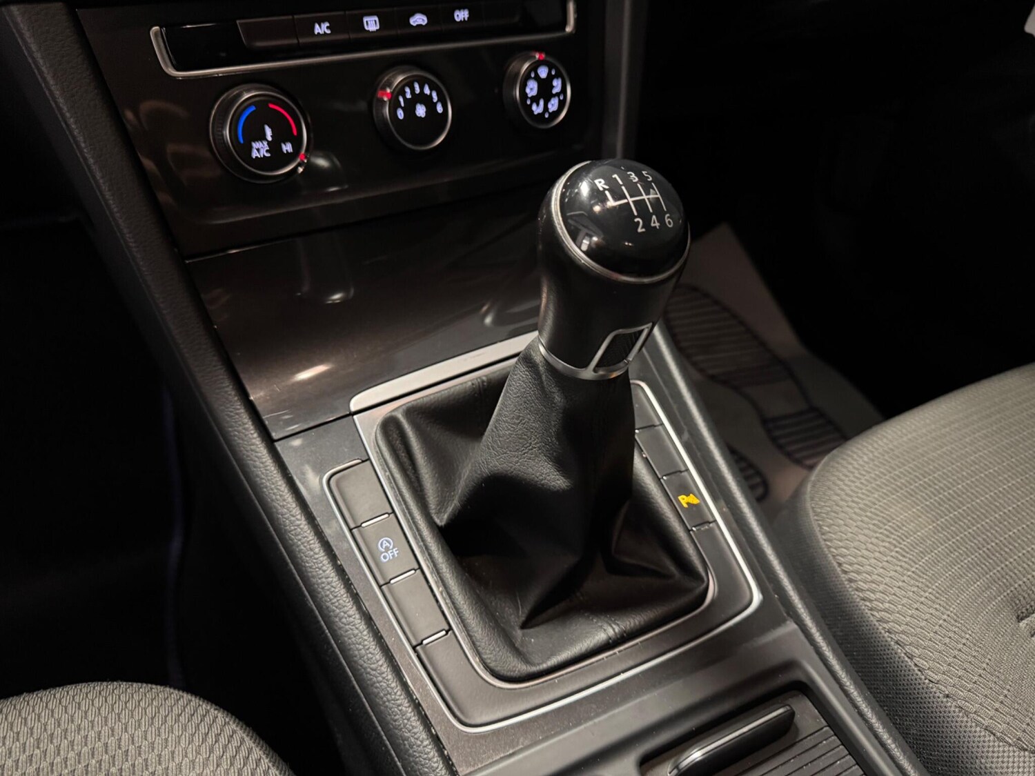 Used Volkswagen Golf 2019 for sale - 76409628: Photo 29