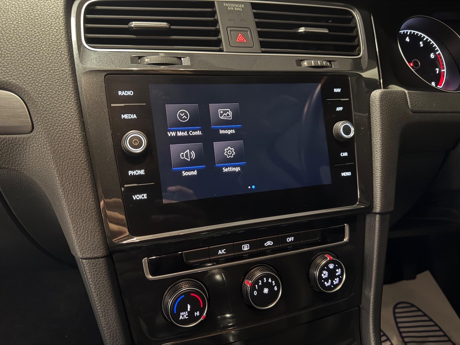 Used Volkswagen Golf 2019 for sale - 76409628: Photo 35