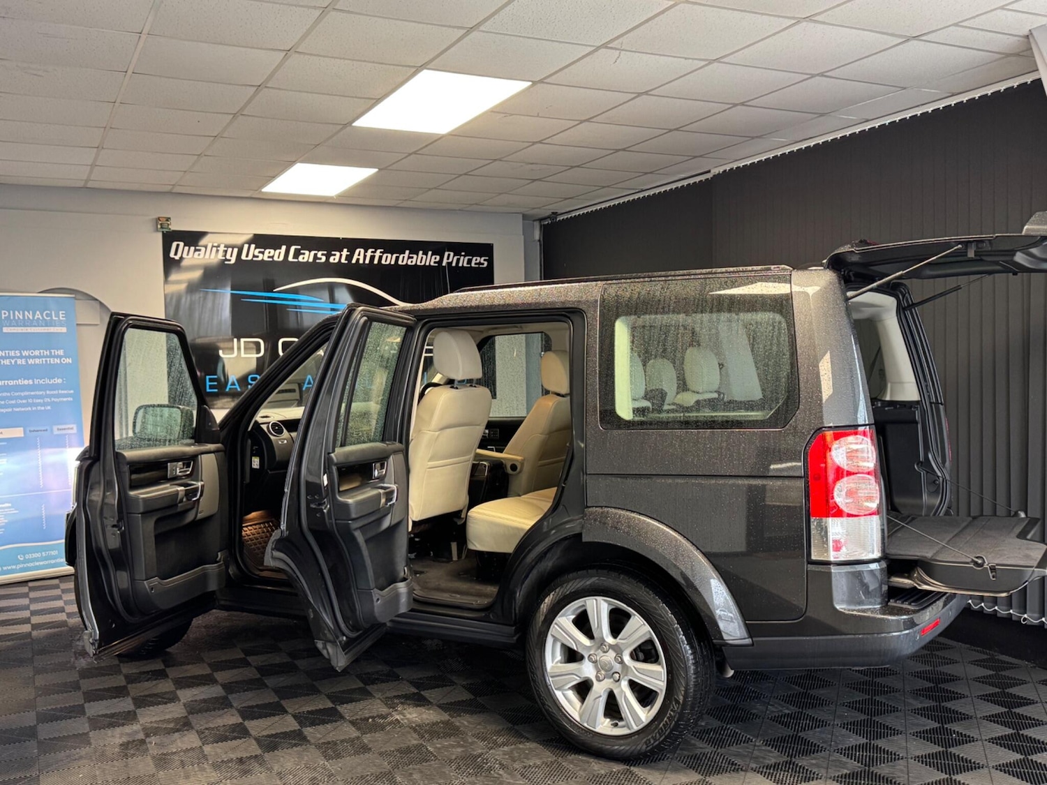 Used Land Rover Discovery 4 2013 for sale - 77468576: Photo 10