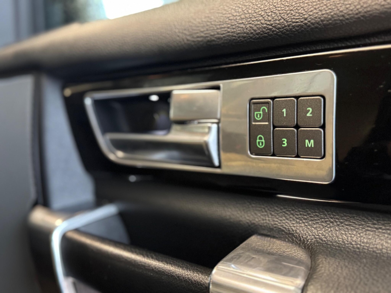 Used Land Rover Discovery 4 2013 for sale - 77468576: Photo 24