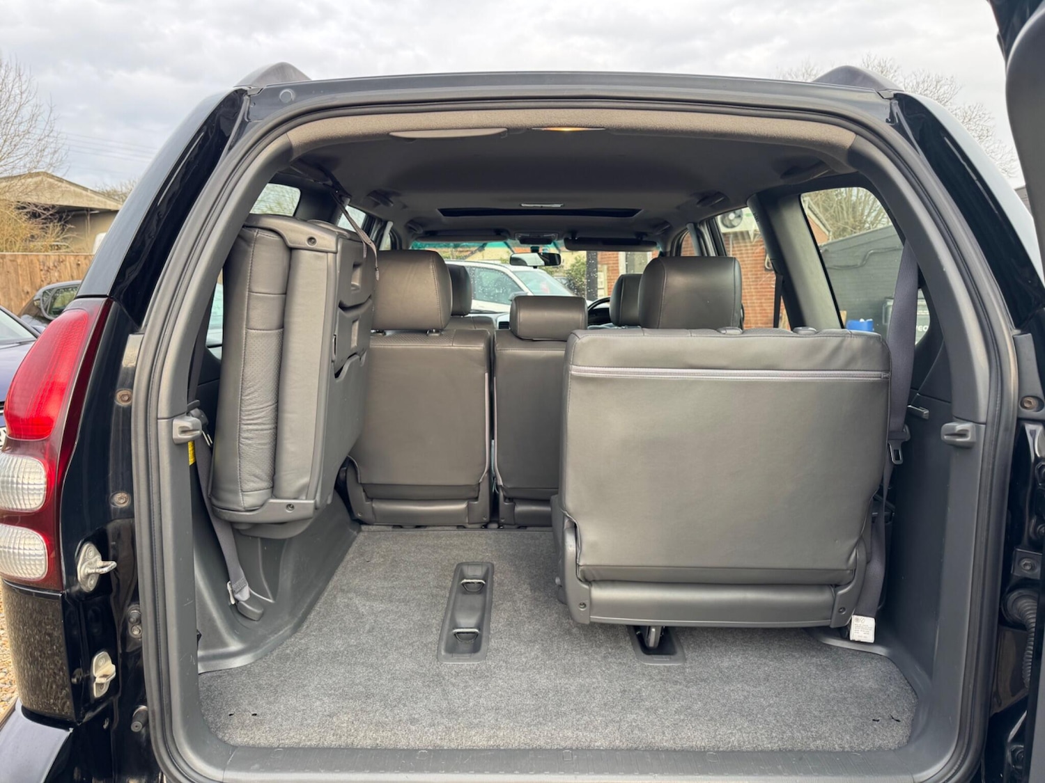 Used Toyota Land Cruiser 2004 for sale - 76965353: Photo 23