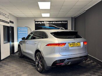 Used Jaguar F-Pace 2019 for sale - 77330769: Photo