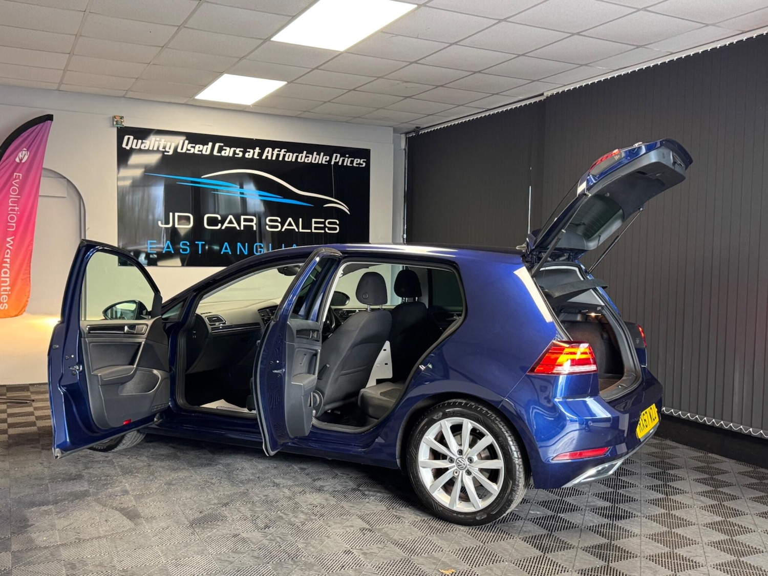 Used Volkswagen Golf 2017 for sale - 76592042: Photo 10