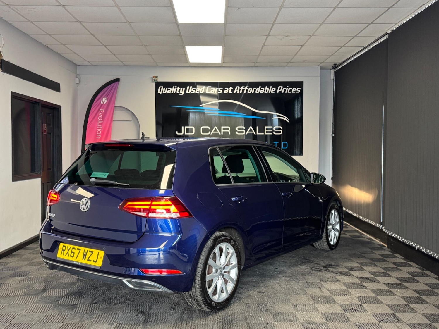 Used Volkswagen Golf 2017 for sale - 76592042: Photo 11