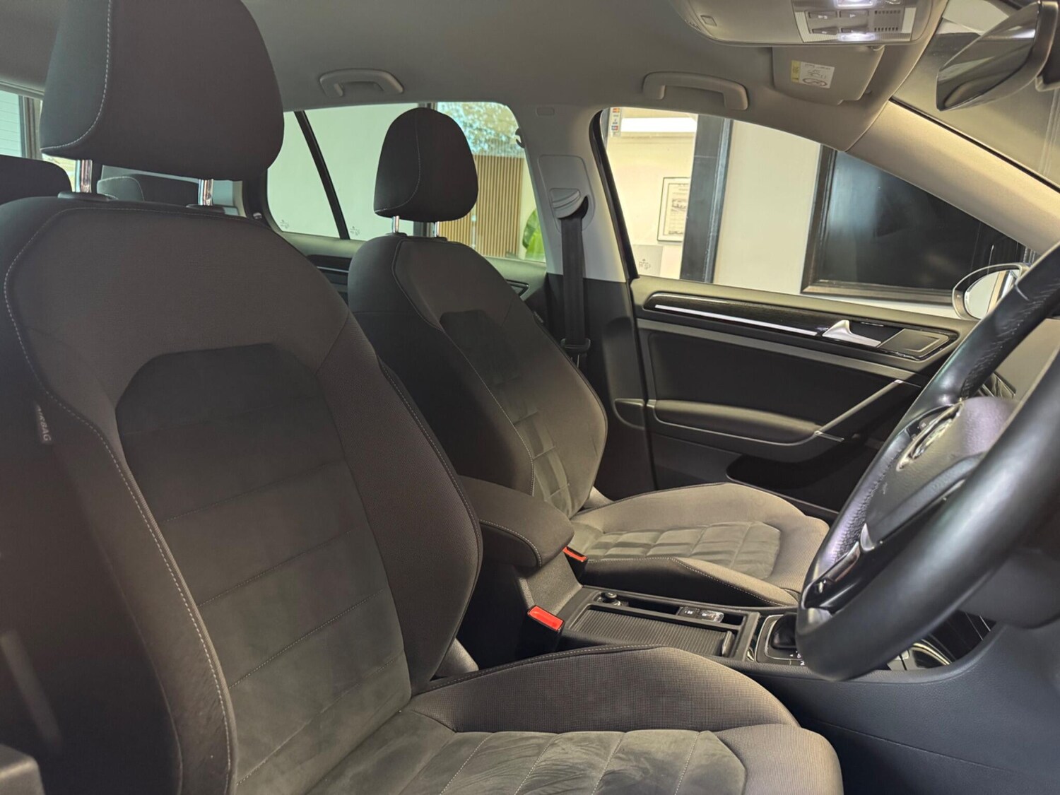 Used Volkswagen Golf 2017 for sale - 76592042: Photo 19