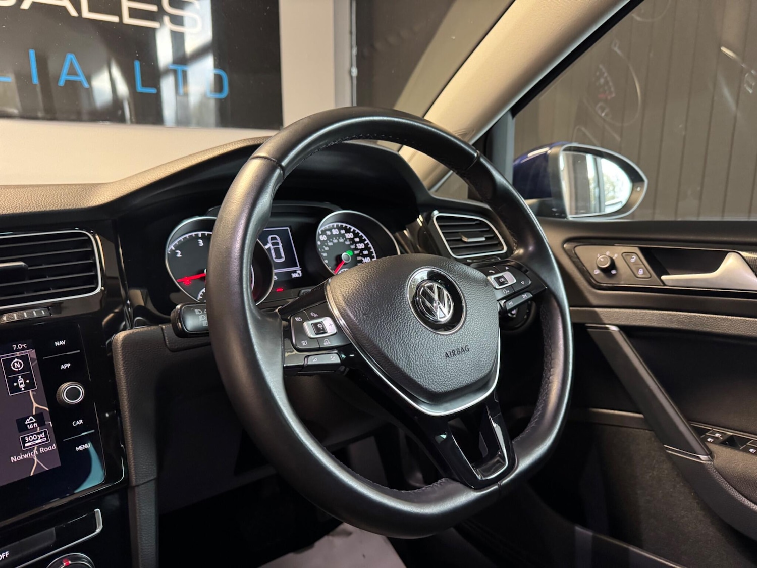 Used Volkswagen Golf 2017 for sale - 76592042: Photo 28