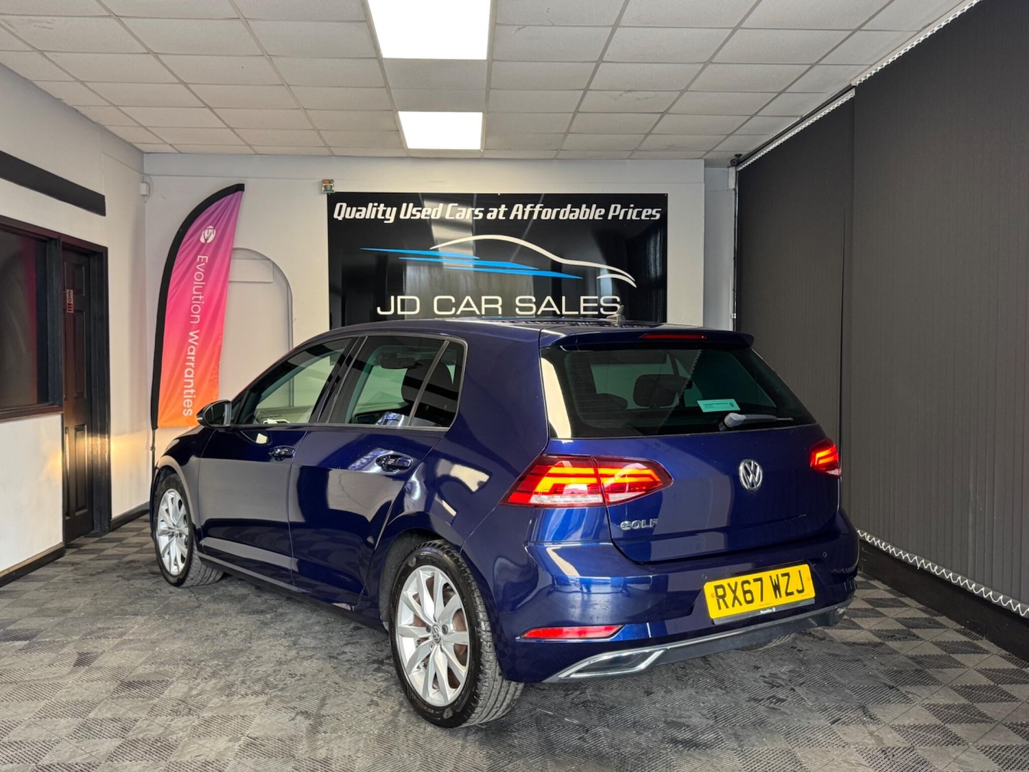 Used Volkswagen Golf 2017 for sale - 76592042: Photo 3