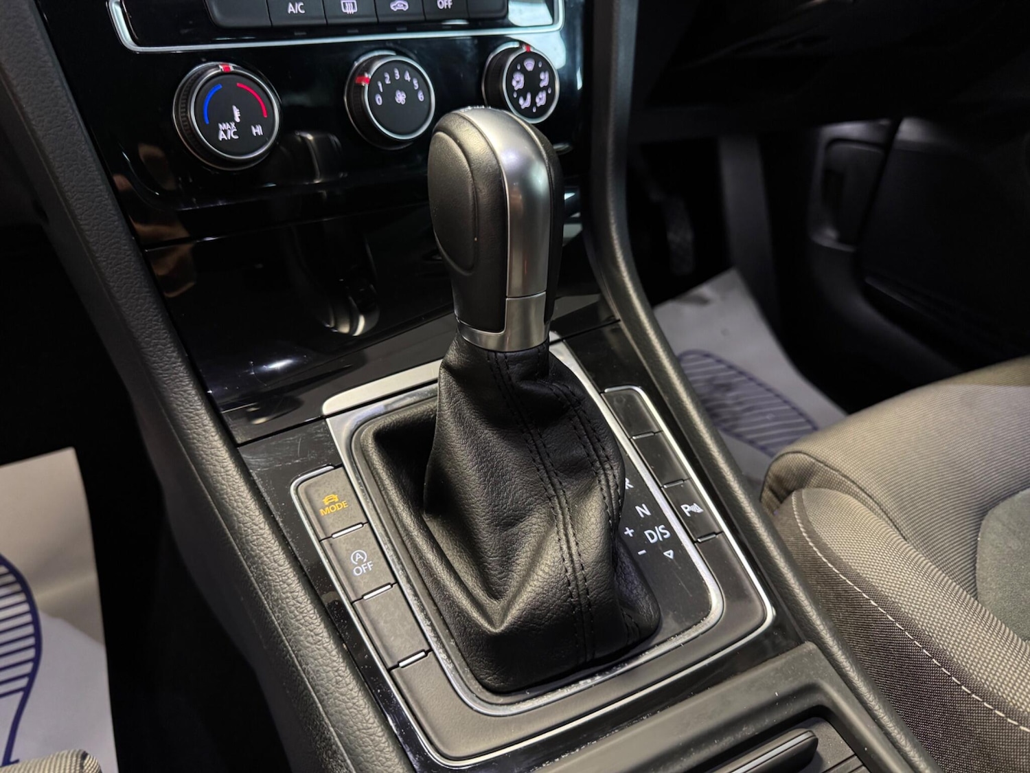 Used Volkswagen Golf 2017 for sale - 76592042: Photo 31