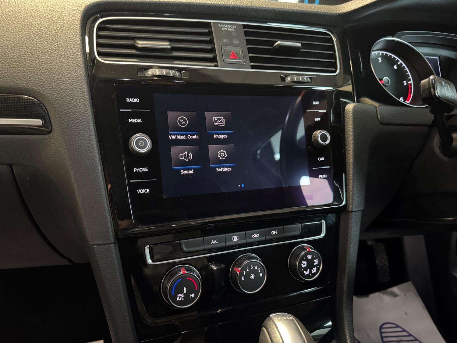 Used Volkswagen Golf 2017 for sale - 76592042: Photo 34