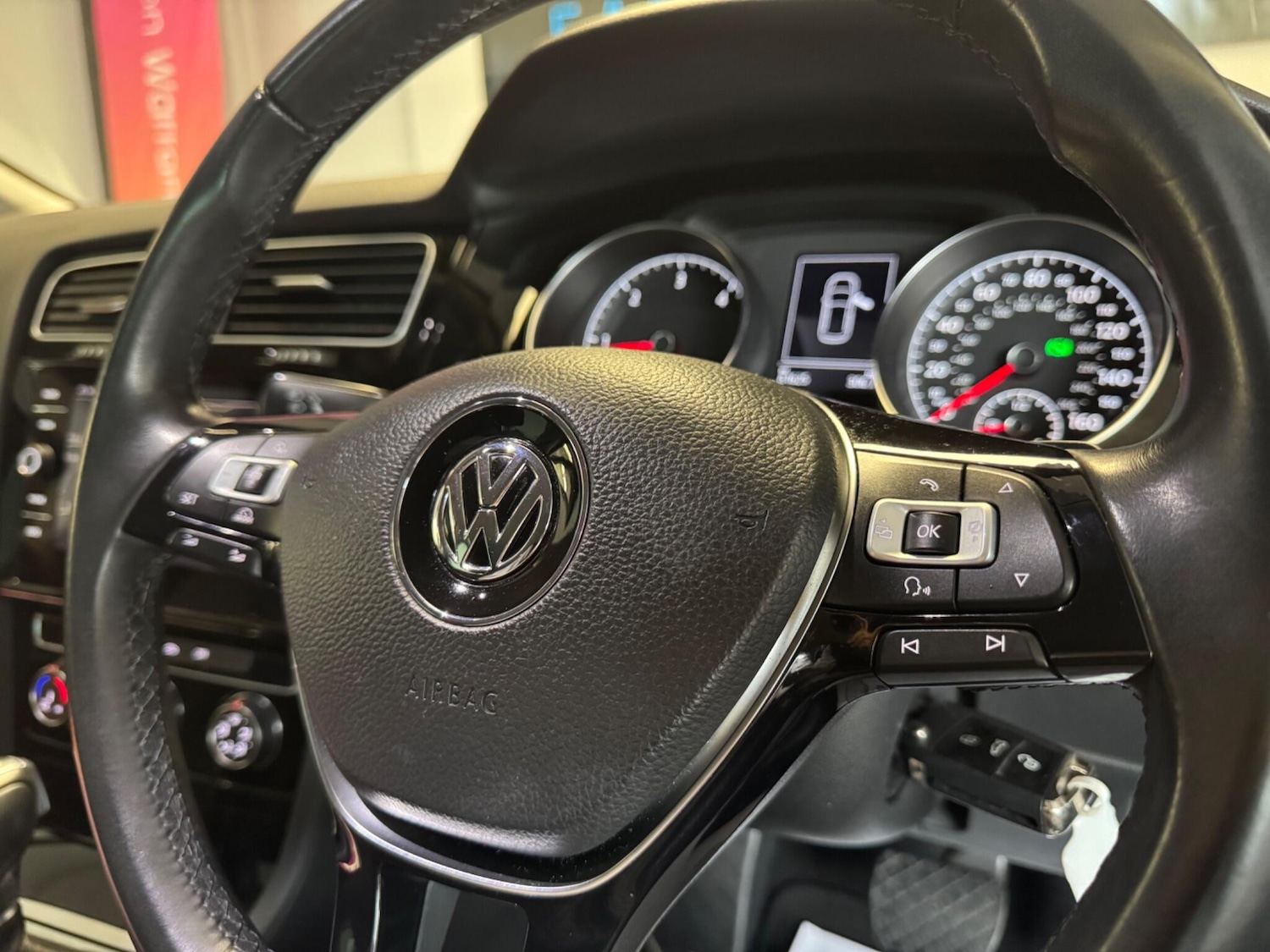 Used Volkswagen Golf 2017 for sale - 76592042: Photo 38