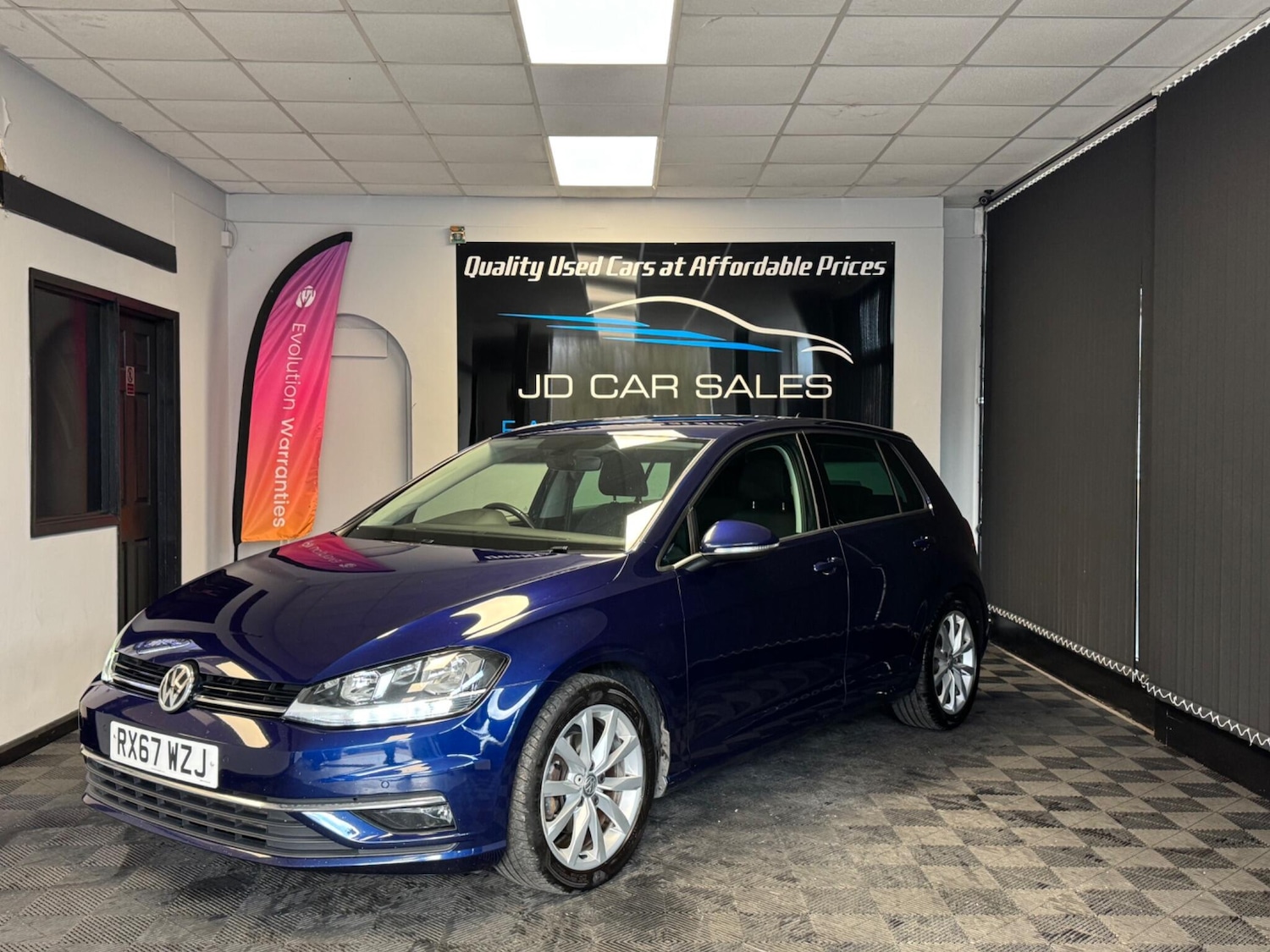 Used Volkswagen Golf 2017 for sale - 76592042: Photo 6