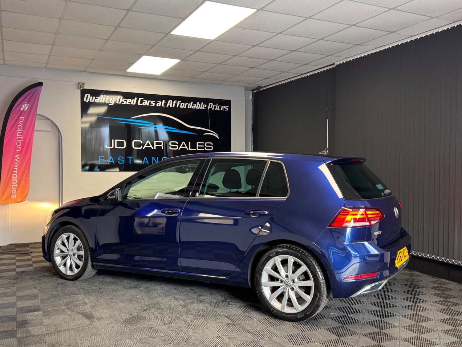 Used Volkswagen Golf 2017 for sale - 76592042: Photo 8