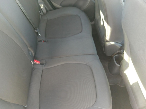 Used Hyundai i10 2019 for sale - 76060753: Photo 9
