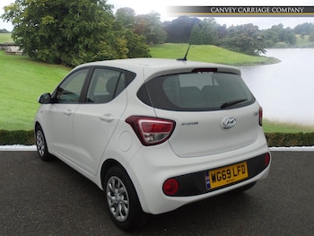 Used Hyundai i10 2019 for sale - 77645908: Photo