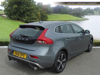 Used Volvo V40 2018 for sale - 79158127: Photo