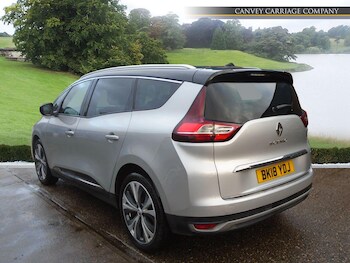 Used Renault Grand Scenic 2018 for sale - 77524930: Photo