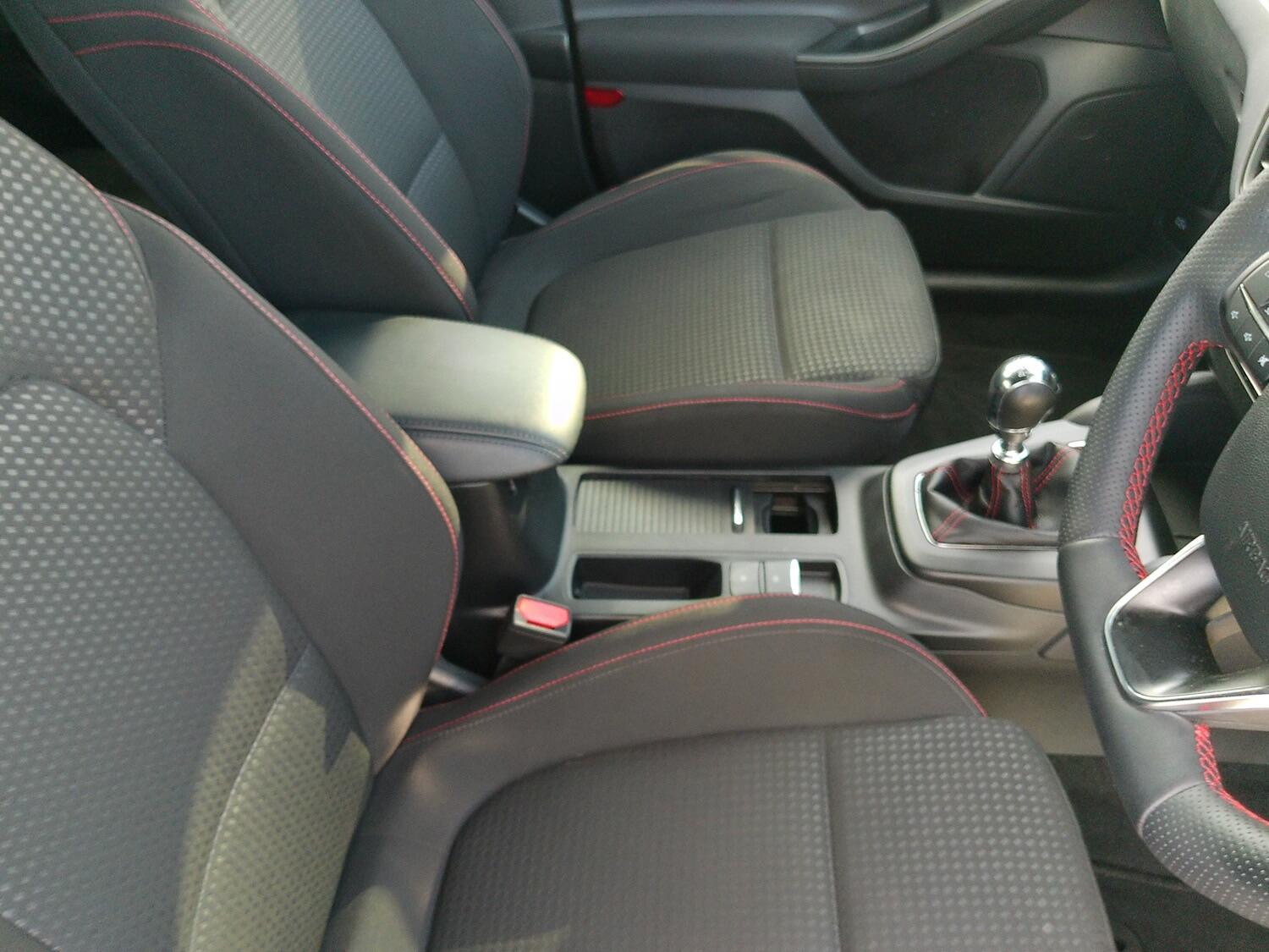 Used Ford Focus 2023 for sale - 76072378: Photo 11