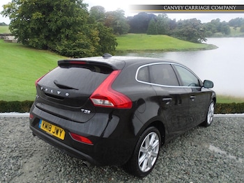 Used Volvo V40 2018 for sale - 76283234: Photo