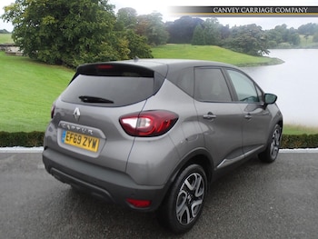 Used Renault Captur 2020 for sale - 76991387: Photo