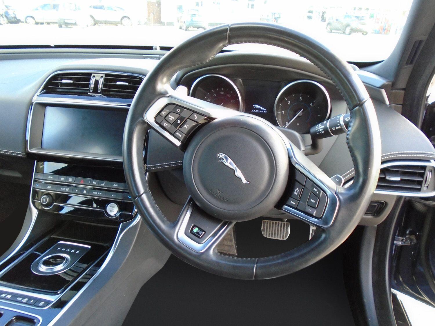 Used Jaguar XE 2018 for sale - 77215761: Photo 9