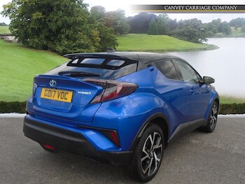Used Toyota C-HR 2017 for sale - 77724001: Photo