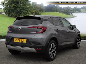 Used Renault Captur 2022 for sale - 76886601: Photo