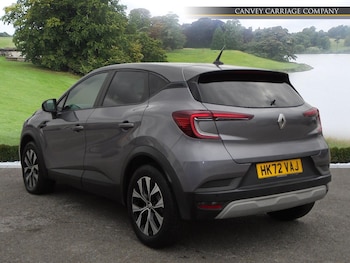 Used Renault Captur 2022 for sale - 76886601: Photo