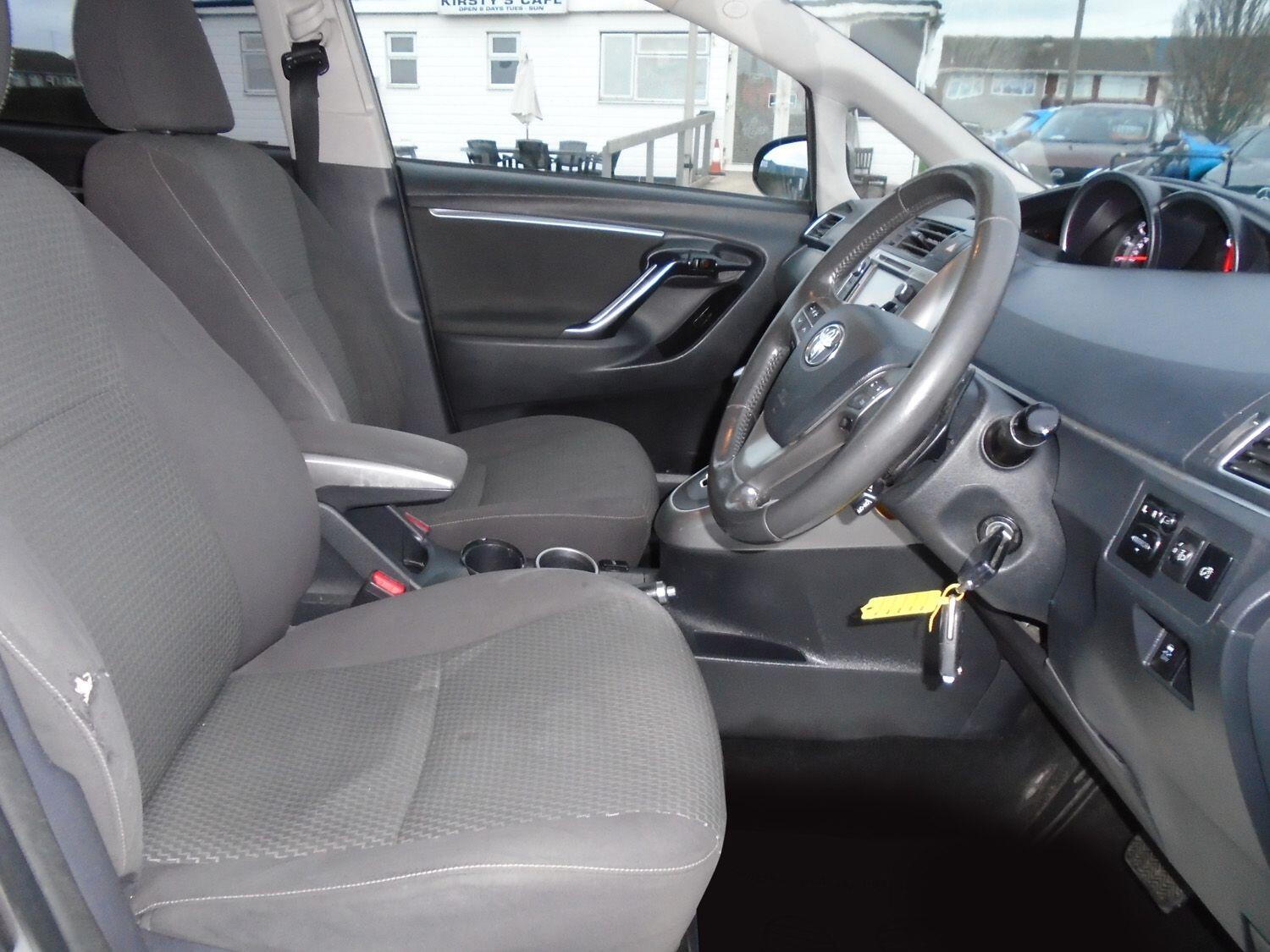 Used Toyota Verso 2015 for sale - 76913115: Photo 10