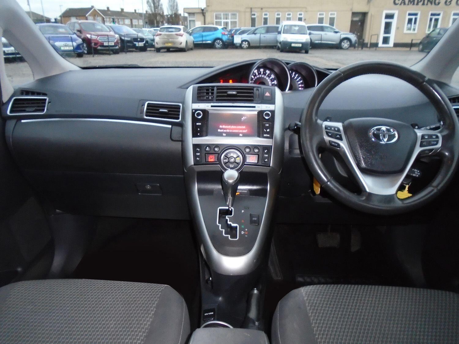 Used Toyota Verso 2015 for sale - 76913115: Photo 13