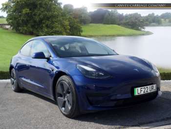 (22) - Standard Range Plus Auto RWD 4dr