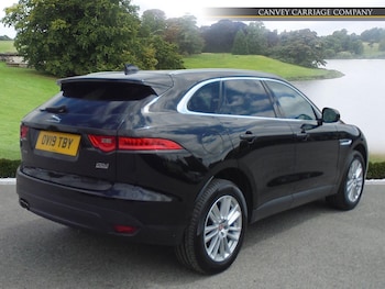 Used Jaguar F-Pace 2019 for sale - 79292137: Photo
