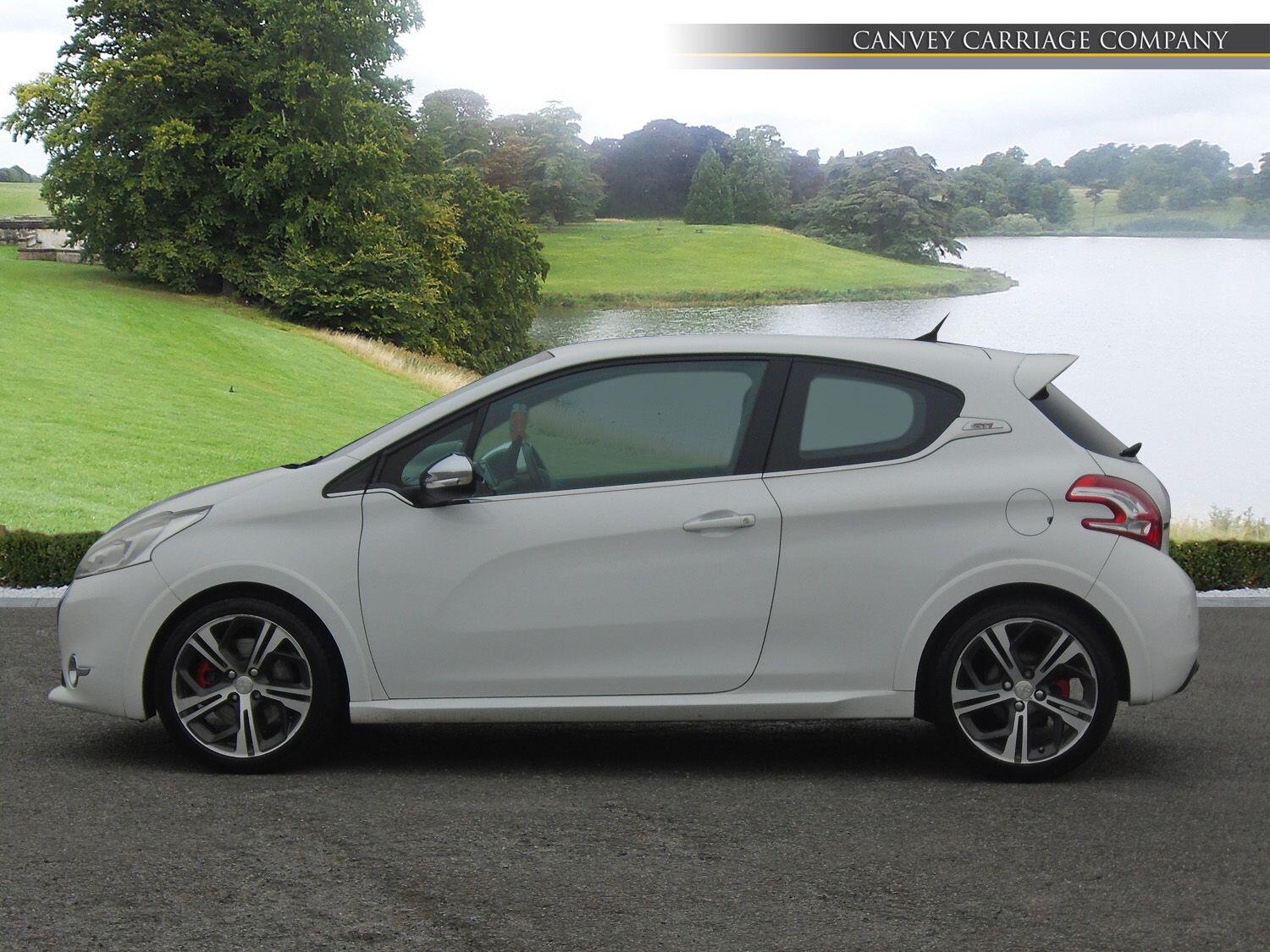 Used Peugeot 208 2014 for sale - 77768209: Photo 6