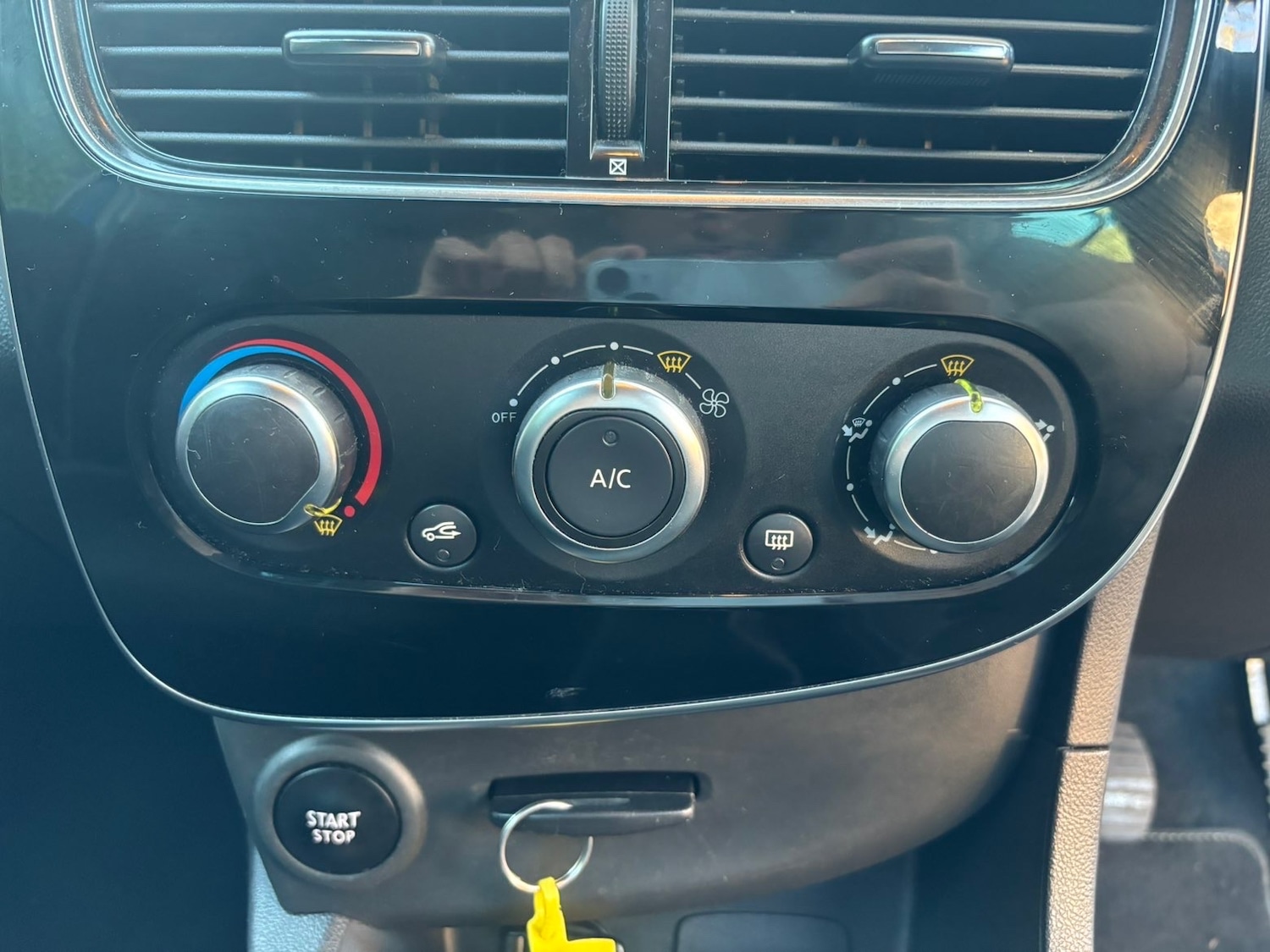 Used Renault Clio 2018 for sale - 76714077: Photo 11