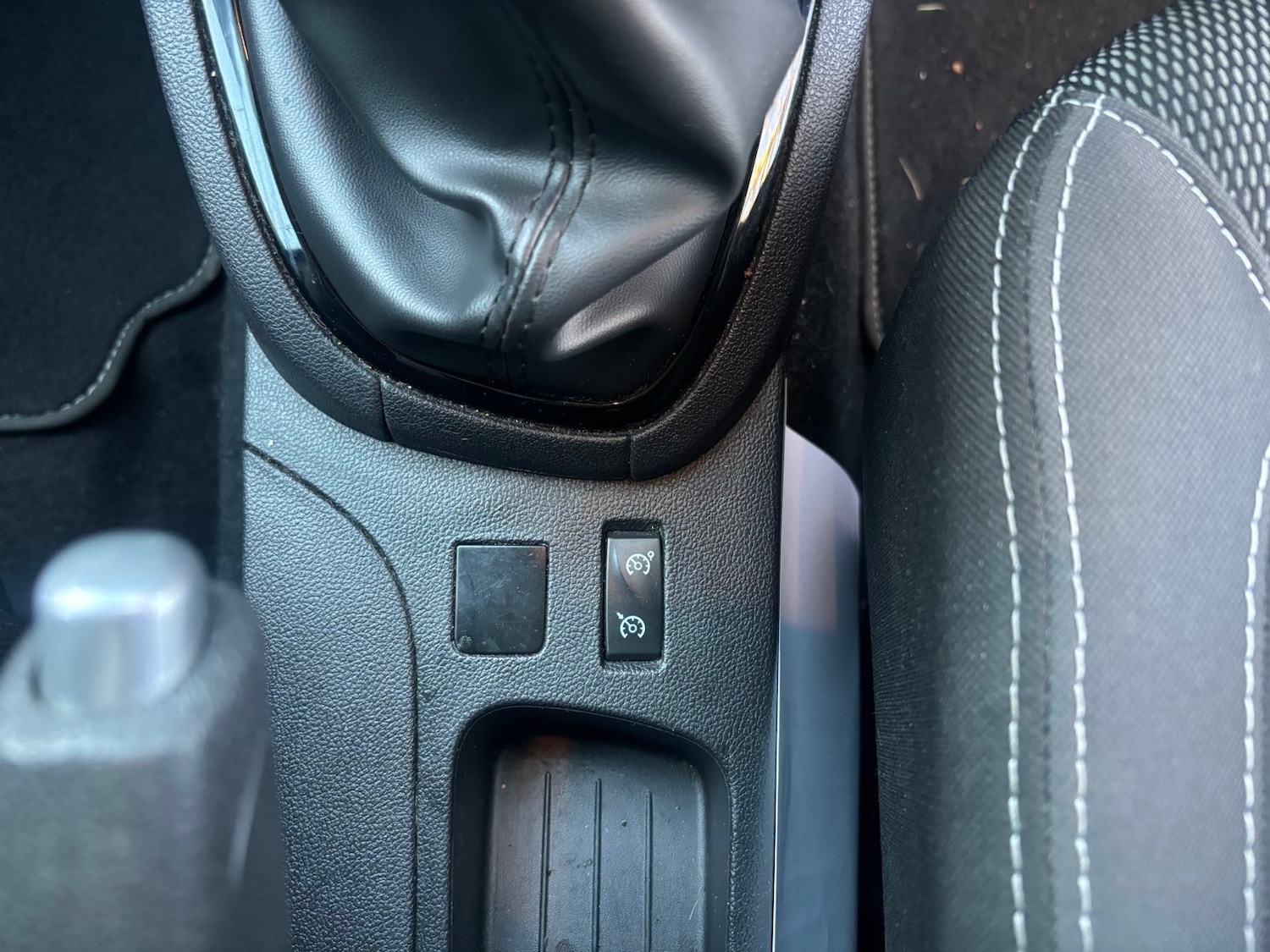 Used Renault Clio 2018 for sale - 76714077: Photo 13