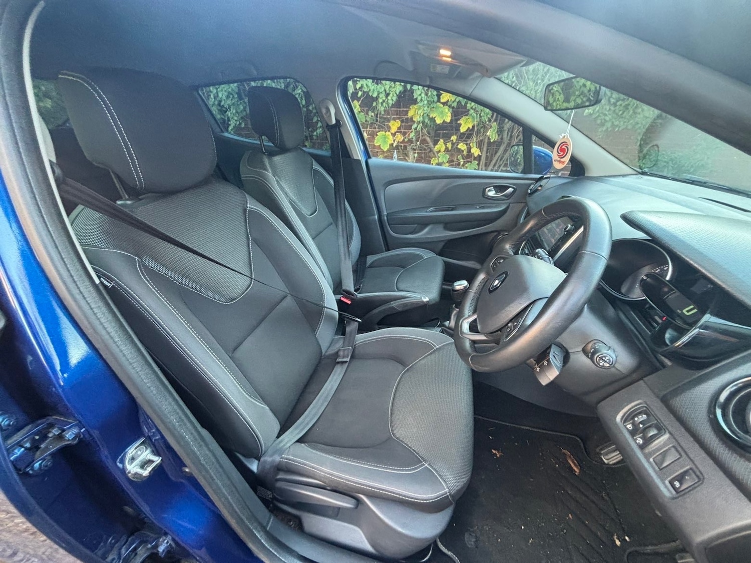 Used Renault Clio 2018 for sale - 76714077: Photo 14