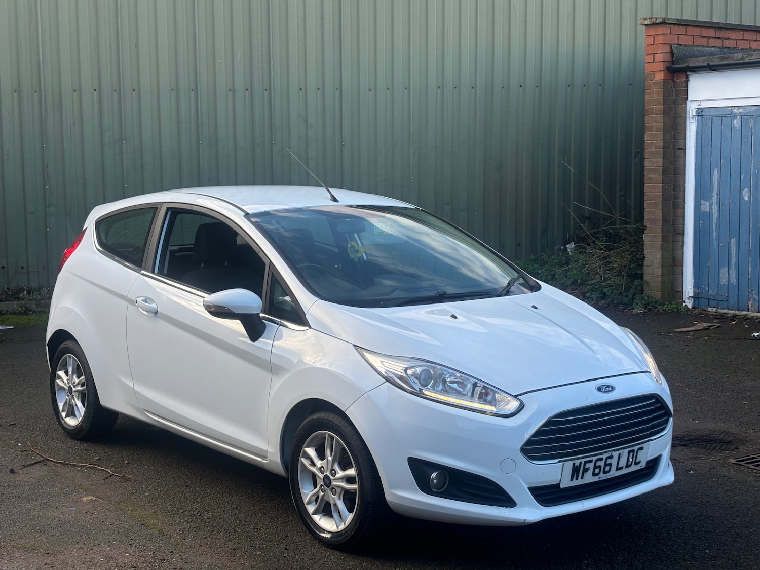 Used Ford Fiesta 2016 for sale - 76757472: Photo 1