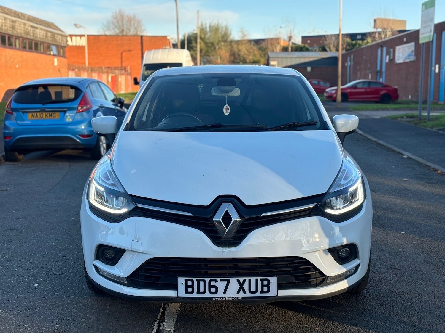 Used Renault Clio 2017 for sale - 76714099: Photo 2