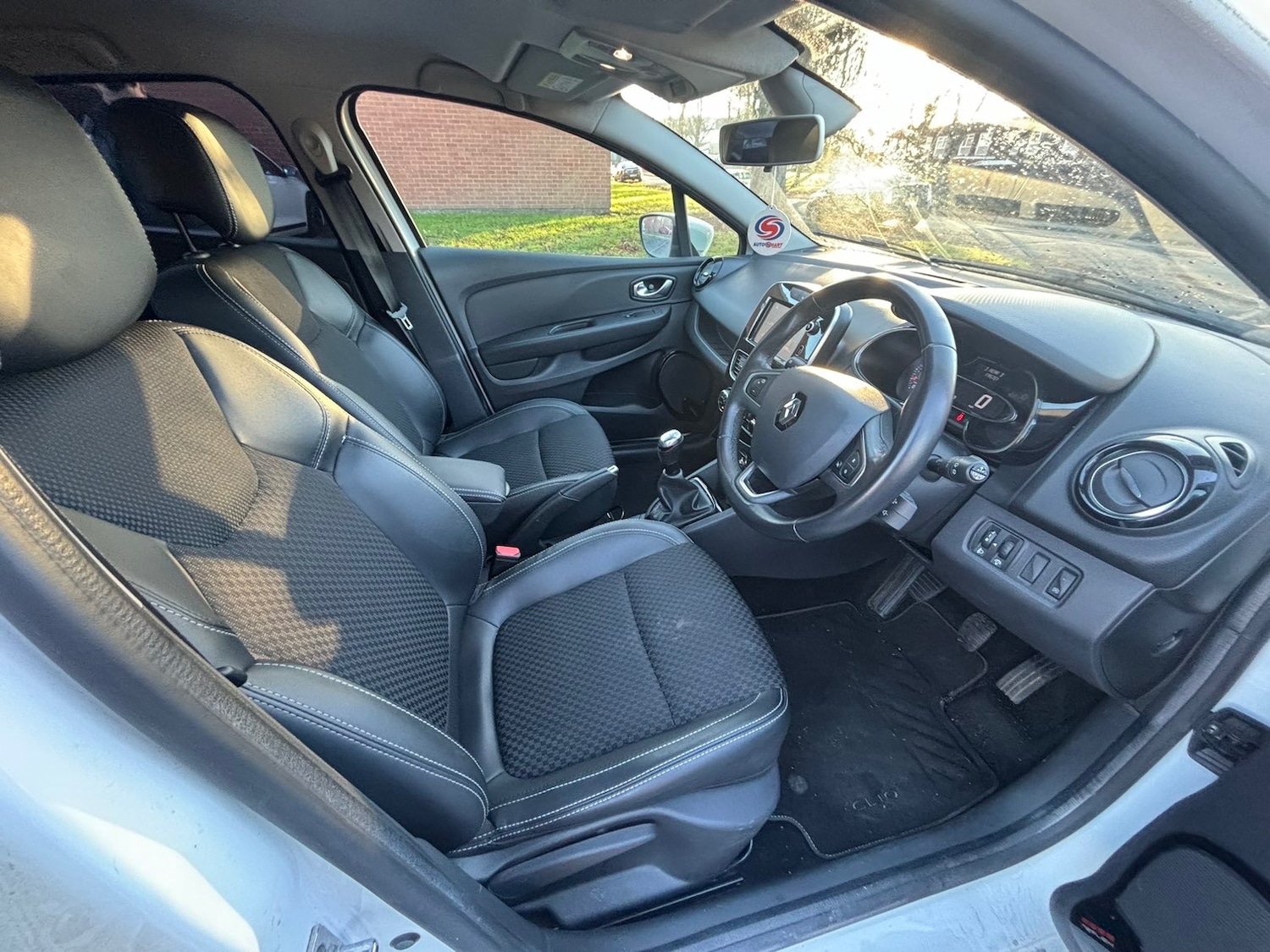 Used Renault Clio 2017 for sale - 76714099: Photo 7