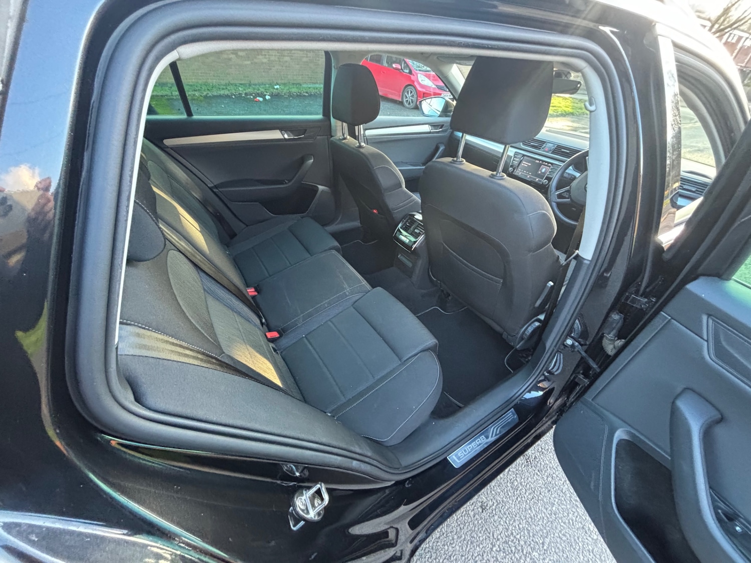 Used Skoda Superb 2017 for sale - 77897856: Photo 6